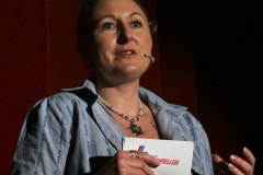 Sara Theiler, Moderatorin.Turnen, ETV Schindellegi, Kränzli 2024 "HEIMATGFÜHL", Samstag, 7. Dezember 2024, 2. Vorstellung, 20.00 Uhr, Maihof, Schindellegi, 400 Zuschauer (ausverkauft), Photo and Copyright by Albert René Kolb/worldfotos.